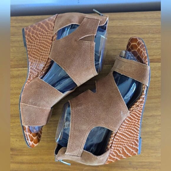 Donald Pliner Preppy Academia Coastal Capsule Neutral Minimalist Wedge Heel 7M - Picture 10 of 12